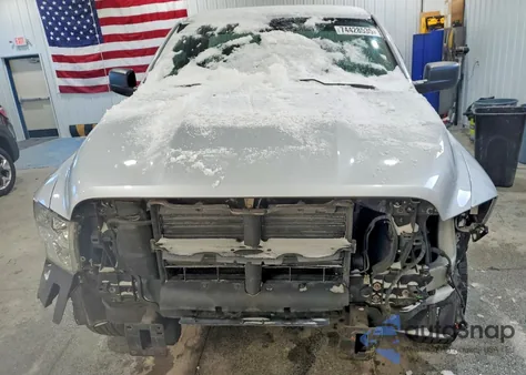 2017 Ram 1500 St z USA, uszkodzony, nr VIN 3C6JR6AGXHG783304